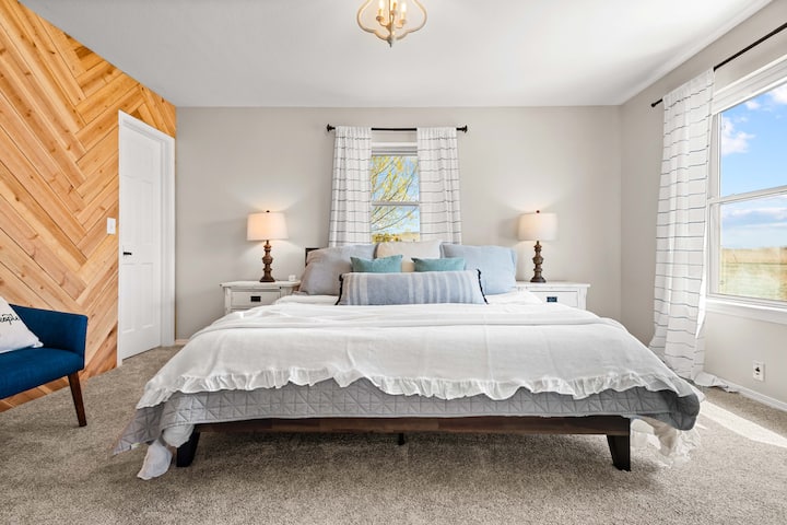 Comfortable Main level King bedroom. Shared hall bathroom.