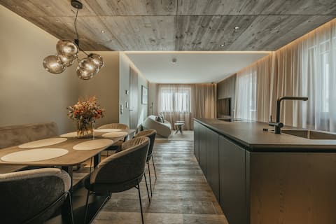 Black Eagle: Luxury home / Fast Wifi & Bathtub