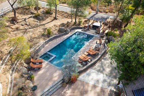 Luxury San Diego Estate w/spa, sauna & pickleball!