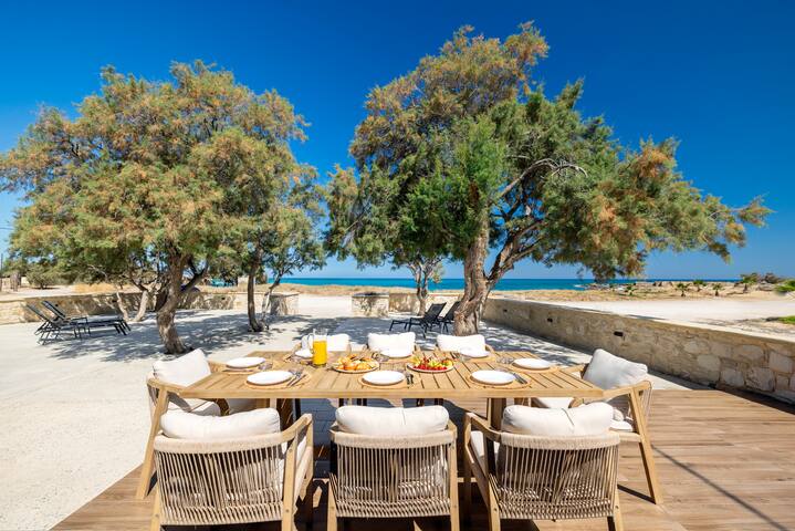 Sunset Beach House: Villa, Only 50m from the Beach gallery image 2