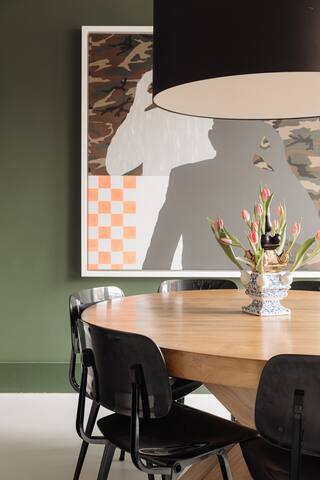 Grand 4 Bedroom Townhouse with a Roof Terrace gallery image 4