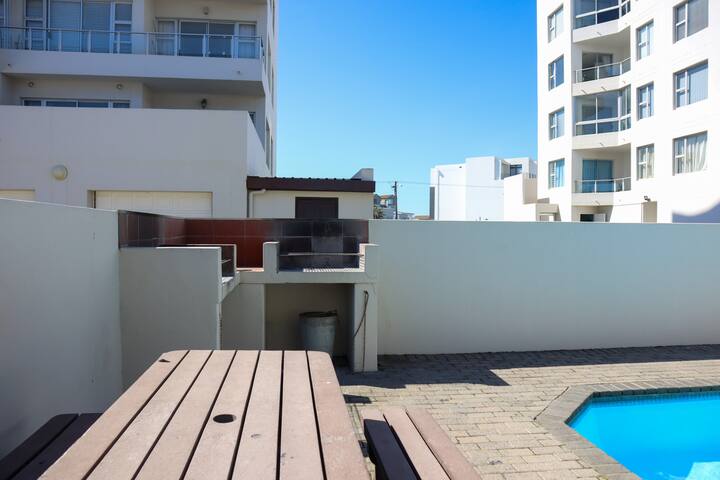 Oceanfront 2-Bedroom Apartment gallery image 4