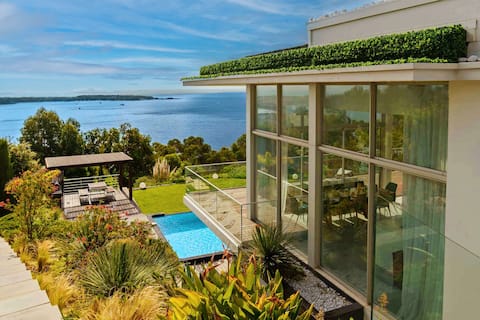 Modern Villa sea view prestigious area Cannes