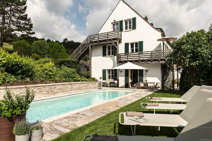 Exclusive Vacation Home With Pool In A Top Location: The Johannishof - Würzburg