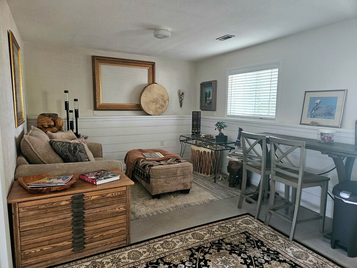 Popular Airbnb listing: Quiet Private Suite 1Bd/Ba/Kitchenette/Living Rm in Fort Collins
