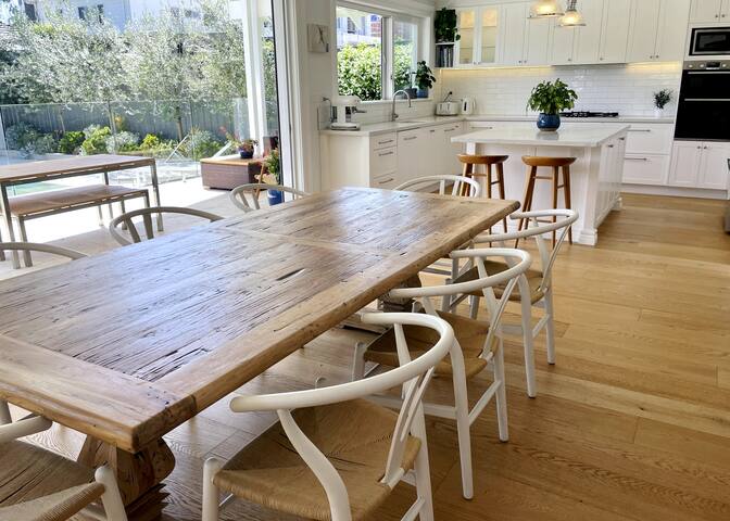 Elegant Coastal Oasis + Pool gallery image 3