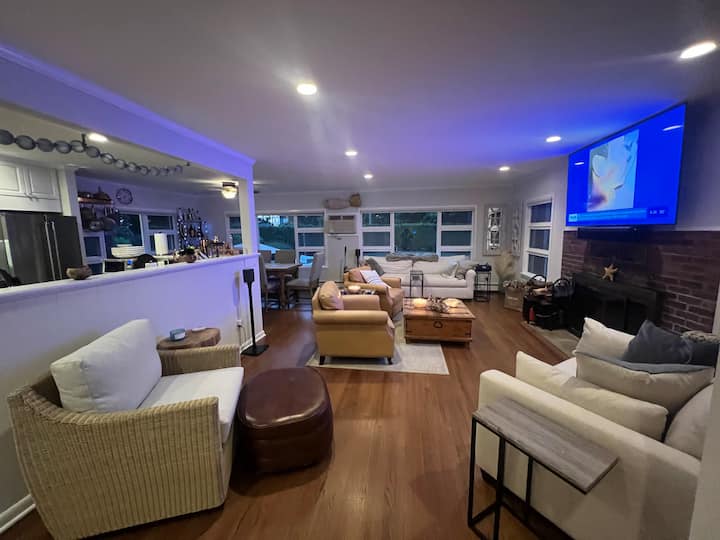 Beautiful Sag Harbor Beach House W/pool & Jacuzzi! - Shelter Island, NY