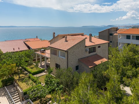 HOLIDAY HOME "BANICA" PODSTRANA