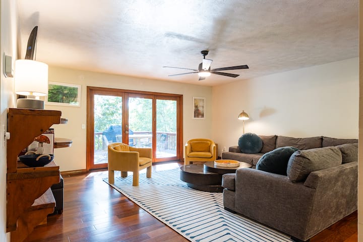 The Eureka House-hot Tub-game Room-2mi To Downtown - Eureka Springs, AR