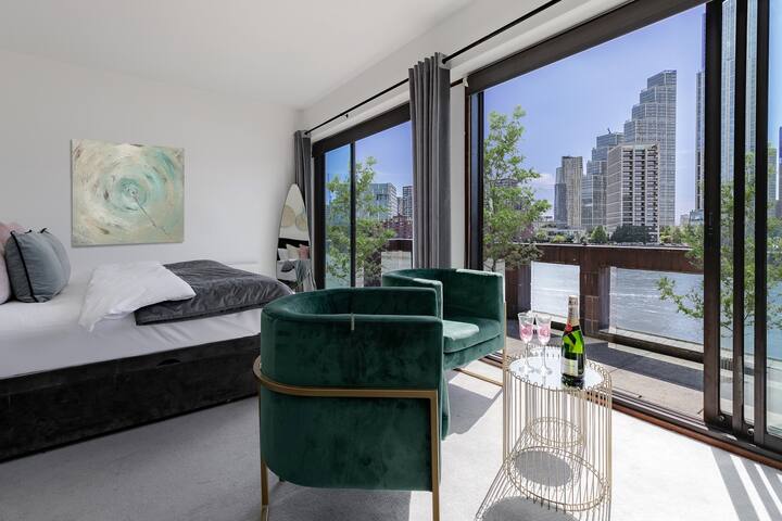 Divine City Penthouse Godly Views for LuxTravelers gallery image 3