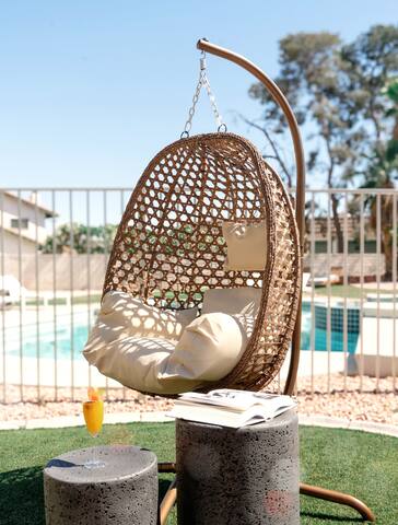 6 BR Remodeled House, Pool/Jacuzzi & Mini golf. gallery image 5