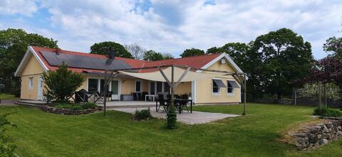 Large villa with lovely patio in the sun