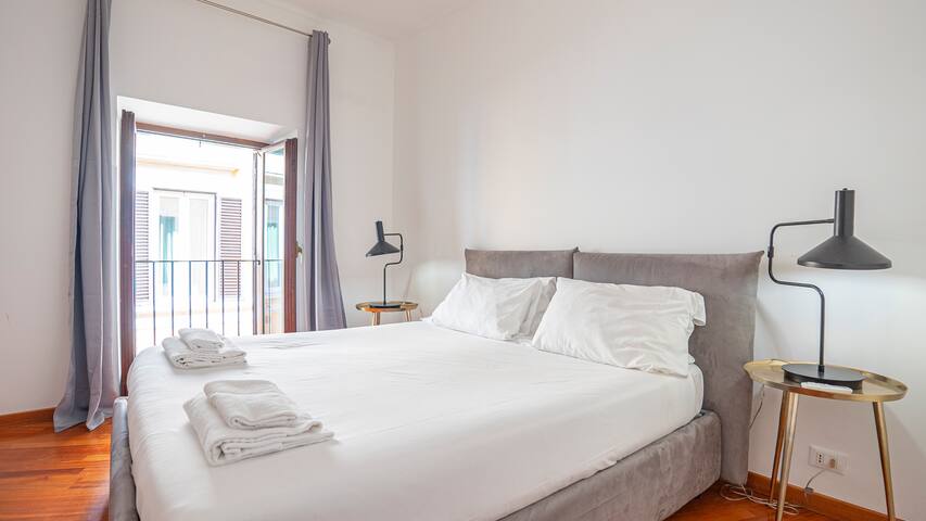 Piazza Navona Elegant And Central Three-room Apt gallery image 3