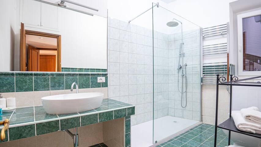 Piazza Navona Elegant And Central Three-room Apt gallery image 5