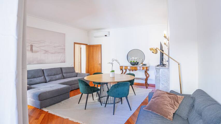 Piazza Navona Elegant And Central Three-room Apt gallery image 2