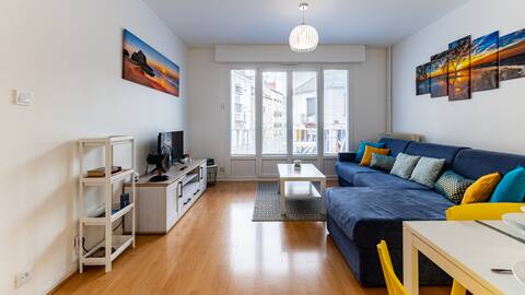 Propriété Airbnb réussie: The Wilson with Parking and Balcony à Faubourg Sud