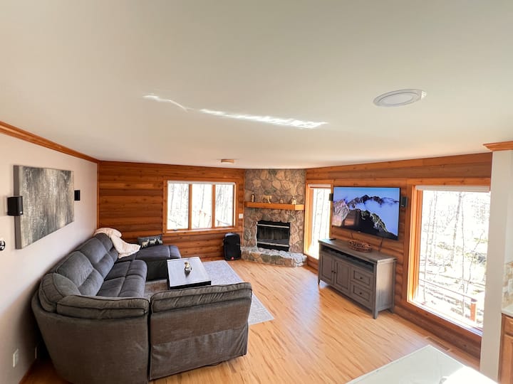 Secluded Vacation Escape On The Riverfront - New Buffalo Beach, MI
