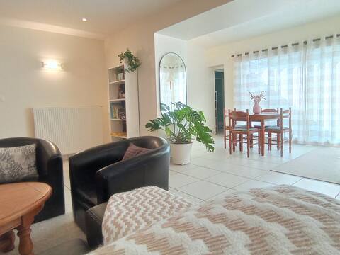 Spacious house 300 m from the sea. Sheltered garden