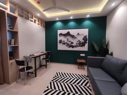 "The Nook" A cozy Studio Apartment