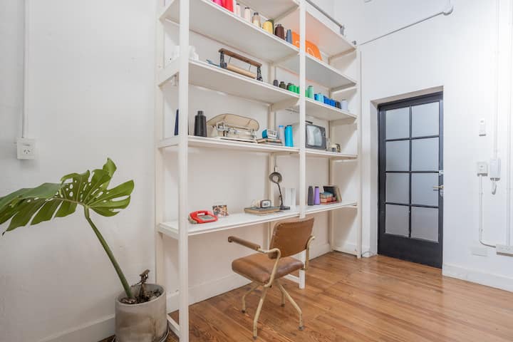 Workspace evidence from Oasis in Palermo Soho, with patio and terrace