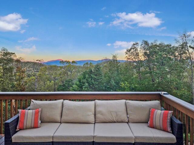 New! Relax at Blue Ridge Dream in Asheville gallery image 3