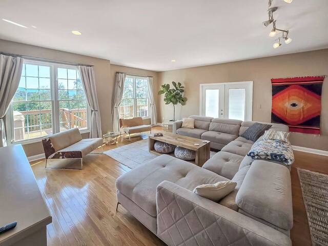 New! Relax at Blue Ridge Dream in Asheville gallery image 4