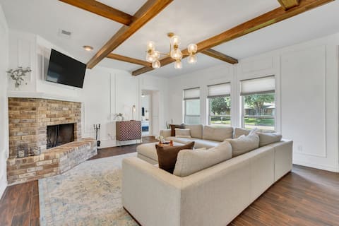 Updated 4 Bed 3 Bath Home Backyard Oasis with Pool