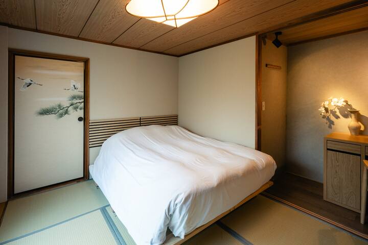 【新宿中心部】最高品質マットレスにこだわり、古屋を伝統的な空間にリノベーションした家、70m2 gallery image 4