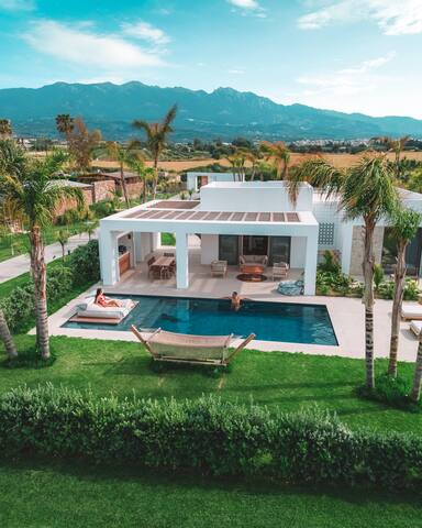 TAF All Villas Beachfront – Two Bedroom &TESLA i gallery image 2