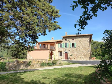 Top Airbnb: "La Bulletta". Farmhouse in the countryside in agritourism. a Piegaro