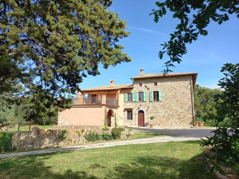 "La Bulletta". Entire farmhouse in the countryside.