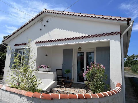 Oleron village house 6-10 people + jacuzzi