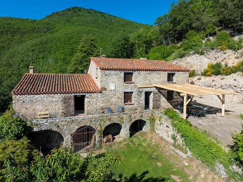 Large Catalan farmhouse in the heart of nature with swimming pool