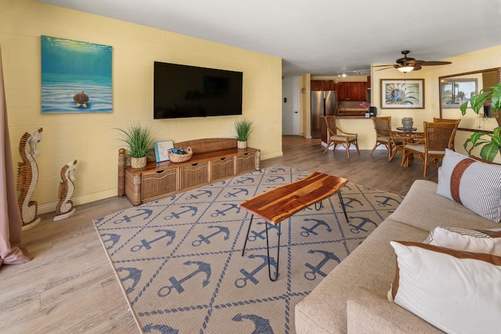 Lovely Oceanfront Condo With Pool - Maui, HI