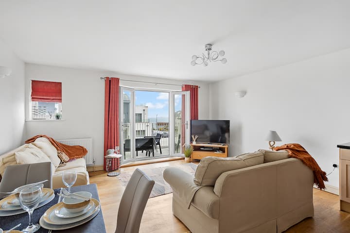 2 Bed With Balcony | Parking | 5 Mins To Beach - Crantock