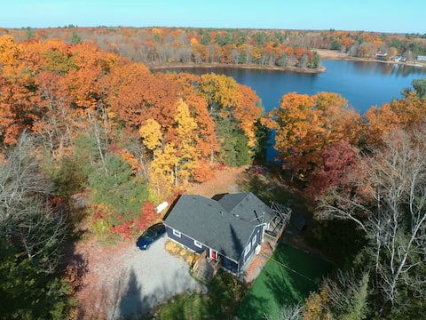 Muskoka Lakeside Cottage | Hot Tub & Sauna