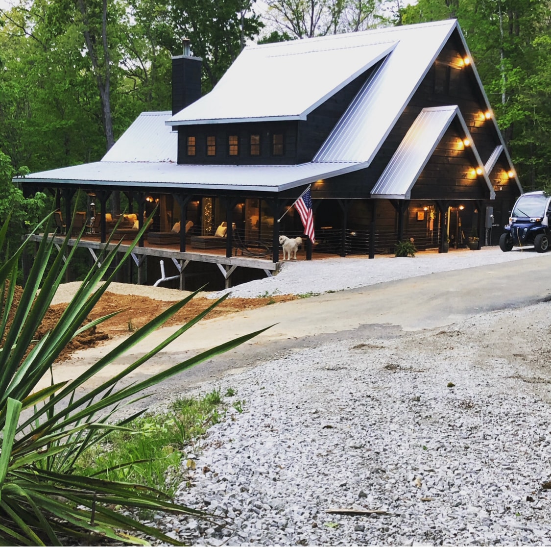 Luxury Secluded Retreat at Wolf Creek Marina Cabins for Rent in Russell Springs, Kentucky