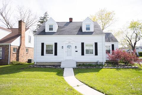 Homey N. Main House - Close to U of F and Downtown
