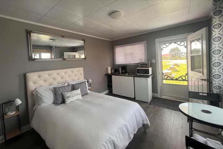Les Chalets Aux Portes De La Mer - Price