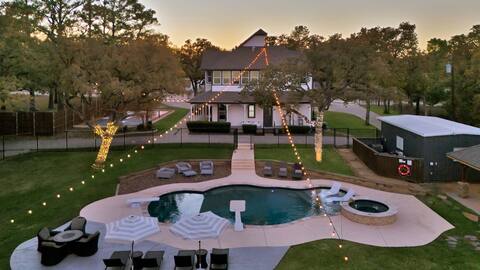 The Heritage- Roof Top-Huge Pool-PickleBall Court