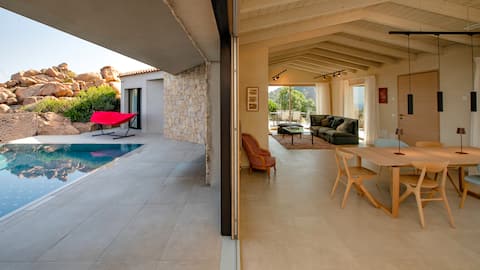 Top Airbnb: Luxury Cliffside Villa in Sardinia • Infinity Pool a Trinità D'agultu E Vignola