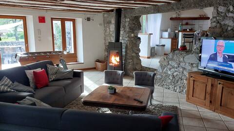 Characterful house in the heart of a village (4 cham.)