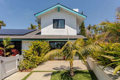 Top Airbnb: Private 1 bedroom townhouse w/fireplace and patio! in Carlsbad