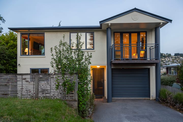 Prime Location | 3 Bedroom Home | Unlimited Wifi - Queenstown