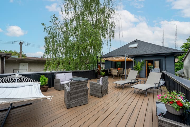 Beautiful Loft in Heart of Capitol Hill w/ Parking gallery image 2