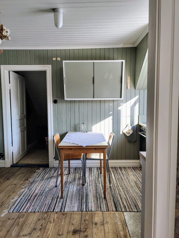 Charmig Prästbostad I Centrala Hjo - Hjo