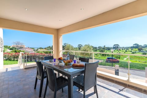 Villa with pool, 6 people, 3 bedrooms, air-conditioned