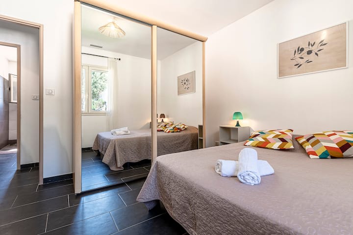 غرفة النوم 1