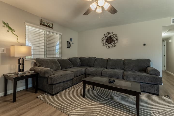 Modern Lake Havasu Home Renovated & Close To Water - Lake Havasu City, AZ