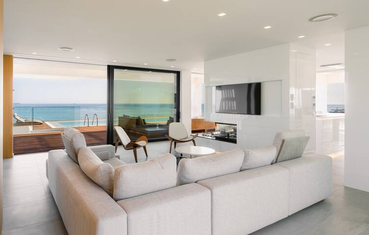 Unique Architecture, Sea view, 5* Luxury Amenities gallery image 5